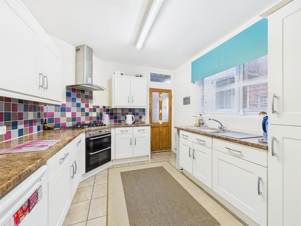 Kitchen: