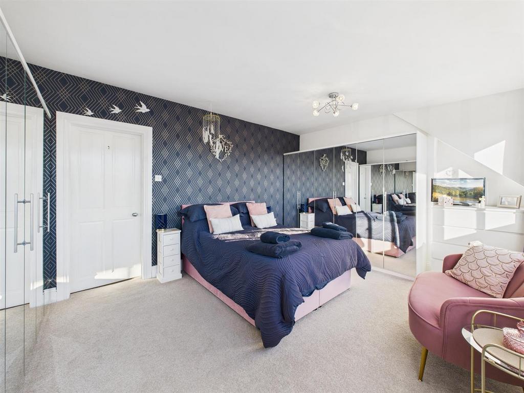 Bedroom: