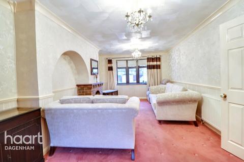 4 bedroom semi-detached house for sale, Raydons Road, Dagenham