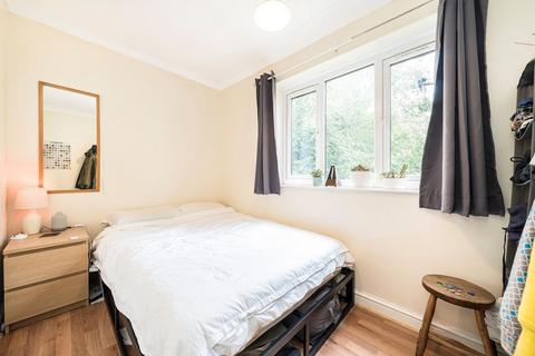 3 bedroom house to rent, Foxborough Gardens, London SE4