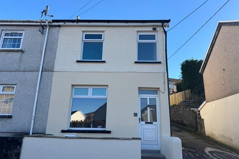 2 bedroom terraced house to rent, Hampton Street, Merthyr Tydfil, CF47