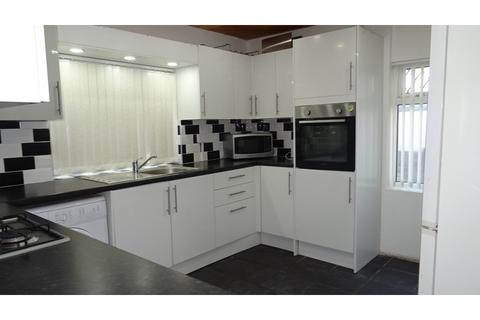 5 bedroom terraced house to rent, Monthermer Road, CF24 4QY