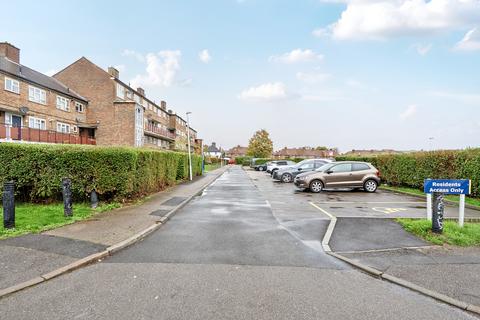 undefined, Wrythe Lane, Sutton SM5