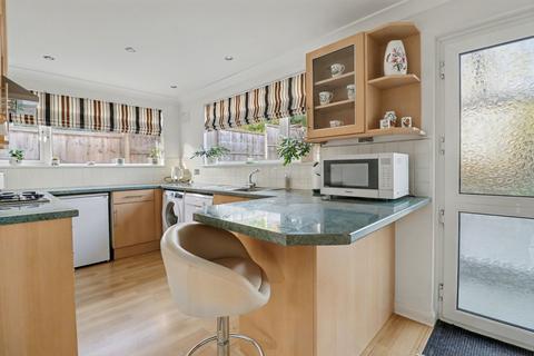 2 bedroom detached bungalow for sale, Oaktree Gardens, Southampton SO30