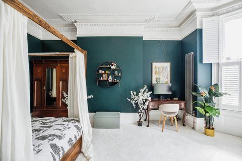 undefined, South Norwood Hill London SE25