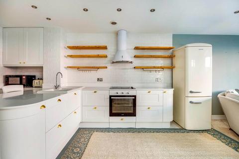 undefined, Battersea Park Road, London SW8