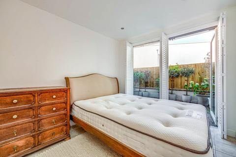 undefined, Battersea Park Road, London SW8