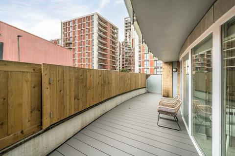 1 bedroom flat for sale, Battersea Park Road, London SW8