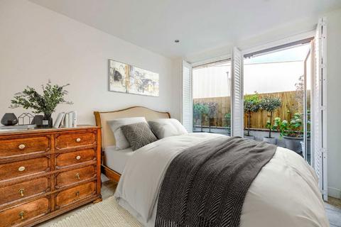 1 bedroom flat for sale, Battersea Park Road, London SW8