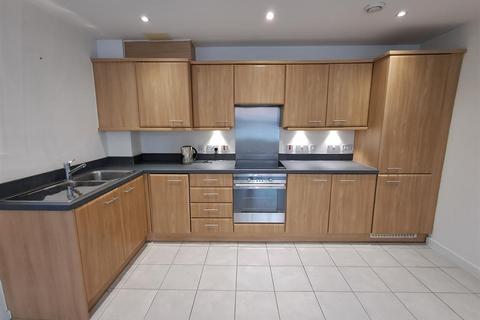 2 bedroom flat to rent, Walton Road, Bushey WD23