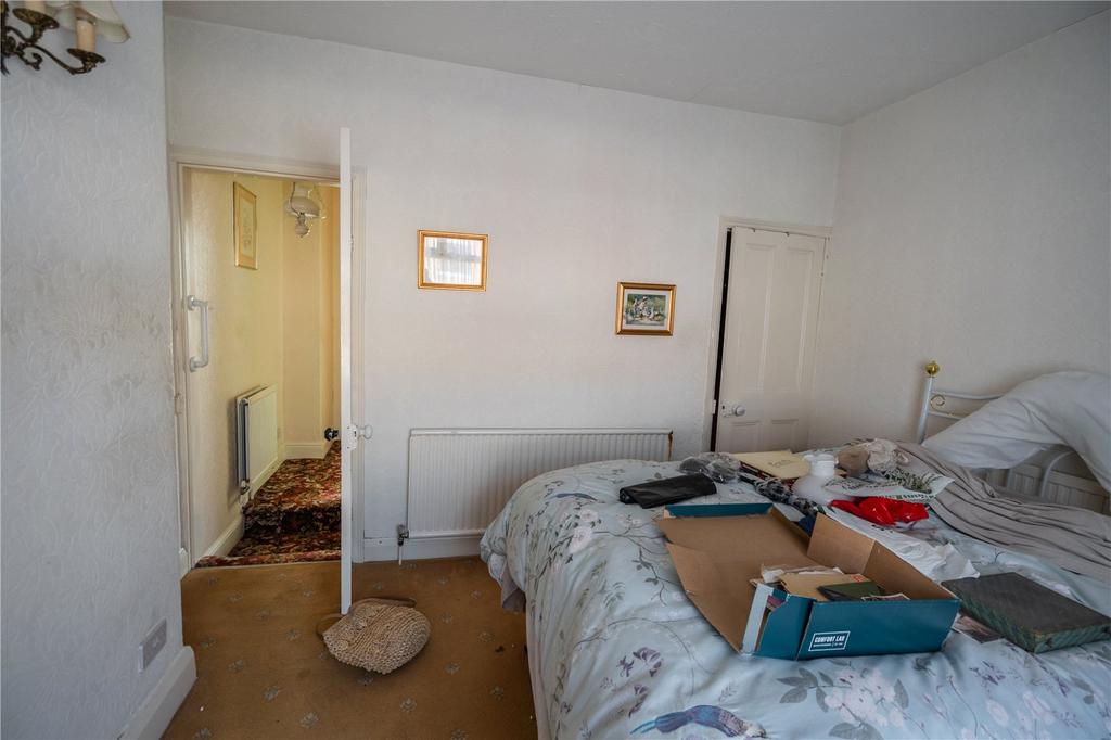 Bedroom 1 (2)
