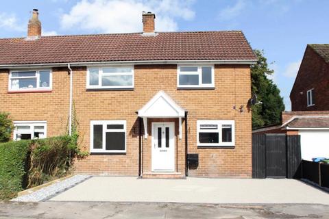 3 bedroom semi-detached house to rent, Wesley Avenue, Blbrook, Wolverhampton