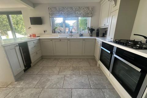 5 bedroom detached house for sale, Oak Road, Dibden Purlieu
