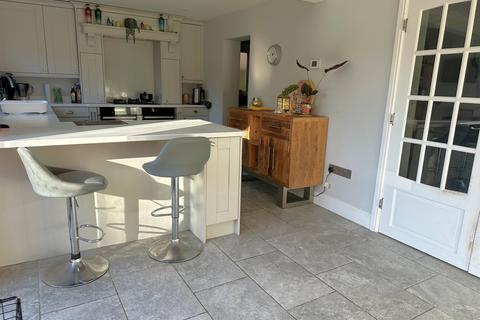 5 bedroom detached house for sale, Oak Road, Dibden Purlieu