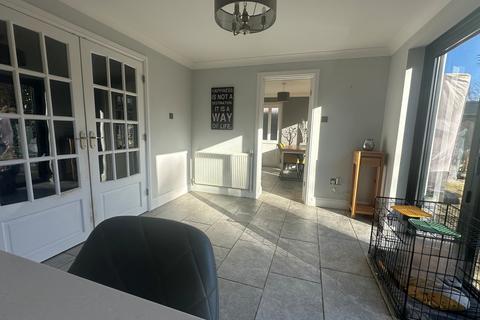 5 bedroom detached house for sale, Oak Road, Dibden Purlieu