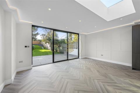3 bedroom apartment for sale, Gondar Gardens, West Hampstead, London, NW6