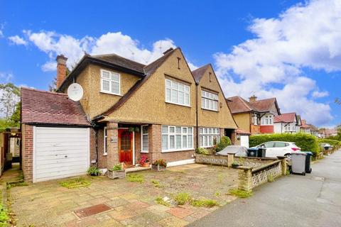 3 bedroom semi-detached house to rent, Greystone Gardens, Harrow, HA3