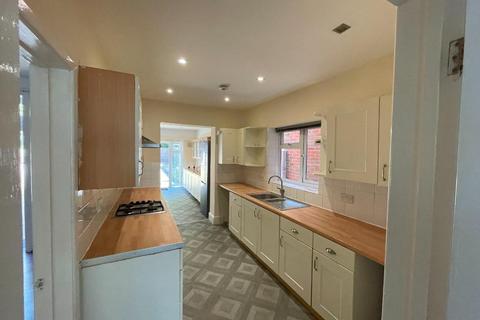 4 bedroom detached house to rent, Hawkeswood Road, Southampton