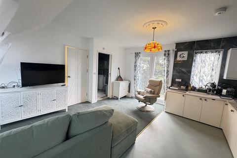 undefined, Weale Road, London E4