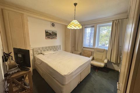 undefined, Weale Road, London E4