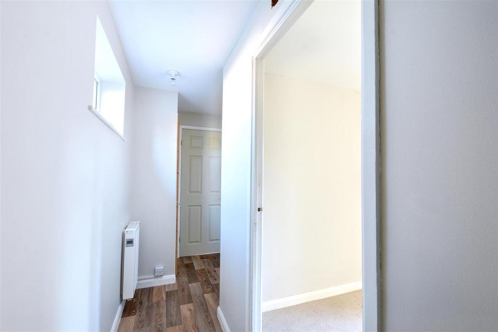 Hallway 1.jpeg