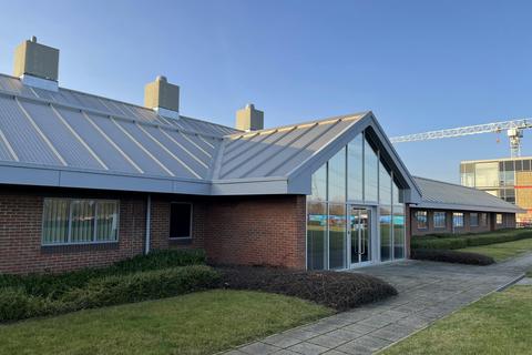 Research & development facility to rent, Chesterford Park Little Chesterford CB10 1XL