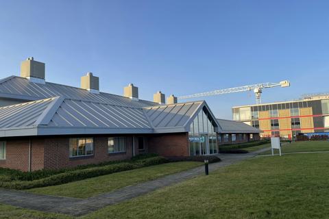 Research & development facility to rent, Chesterford Park Little Chesterford CB10 1XL