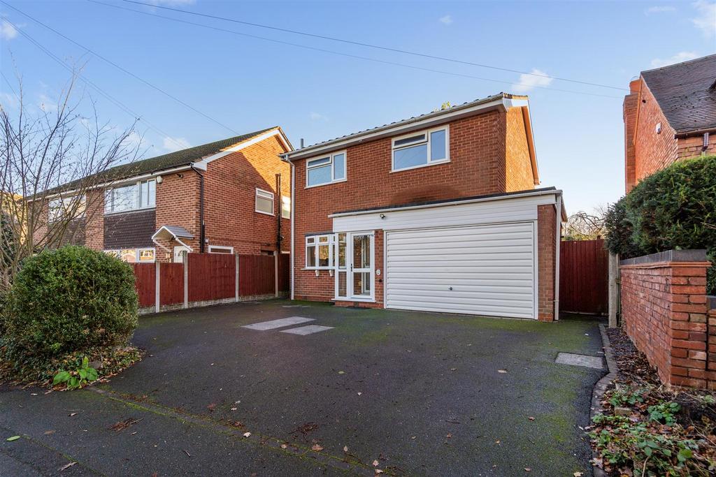 24 Broomfields Farm Road 19.jpg