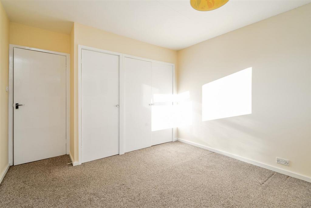 24 Broomfields Farm Road 2.jpg