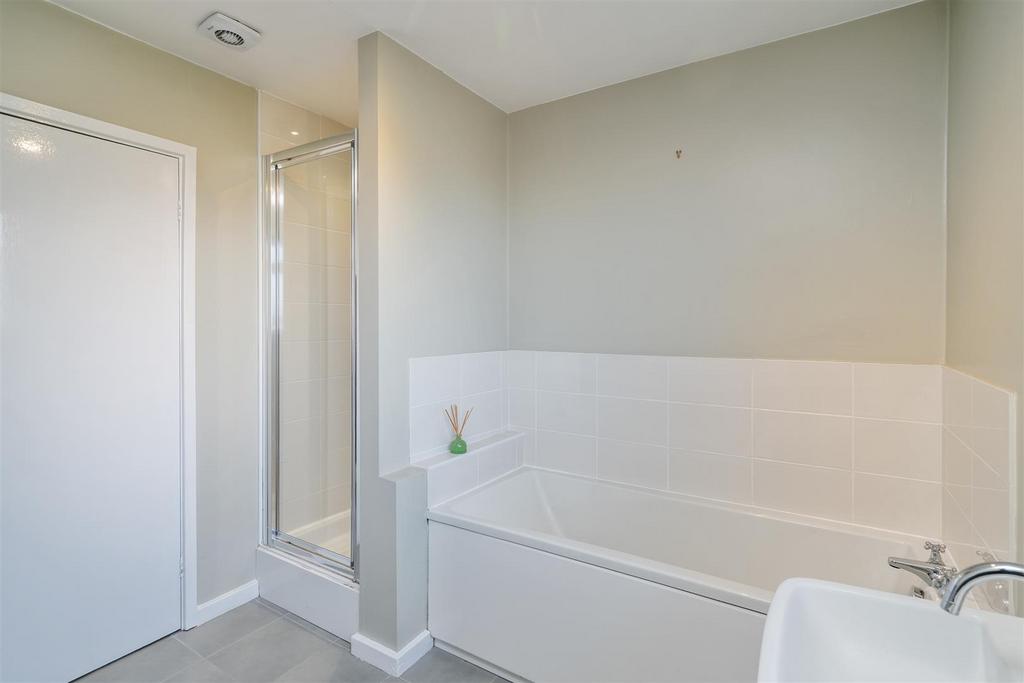 24 Broomfields Farm Road 9.jpg