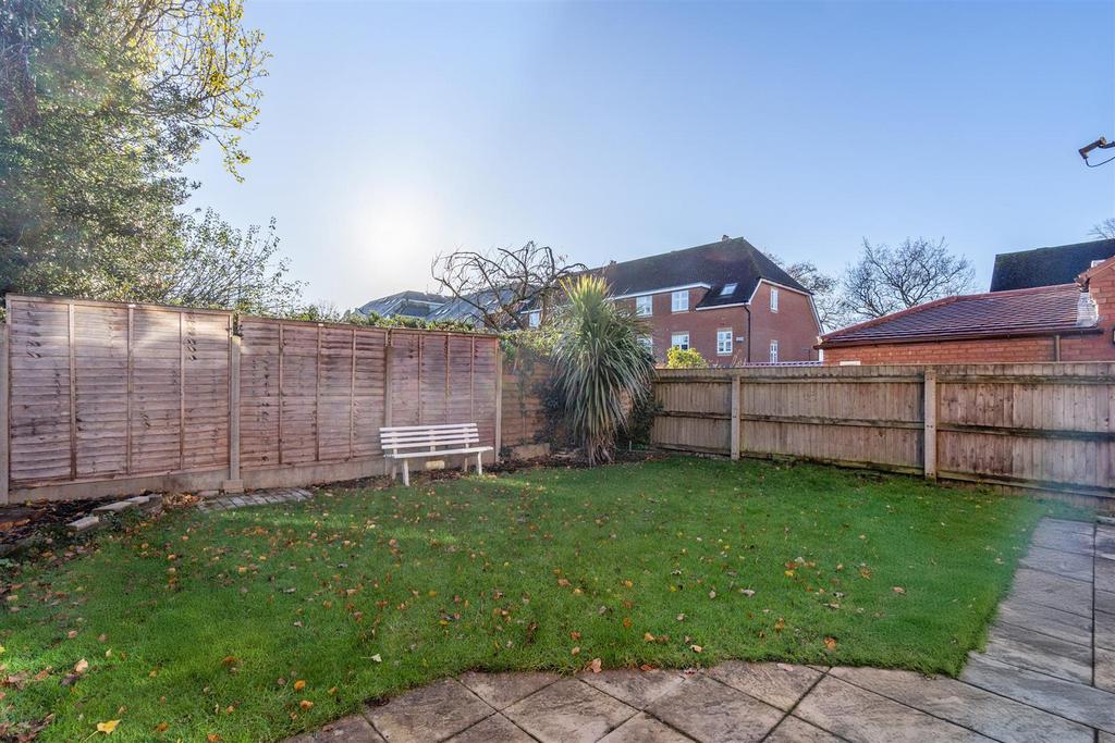 24 Broomfields Farm Road 16.jpg