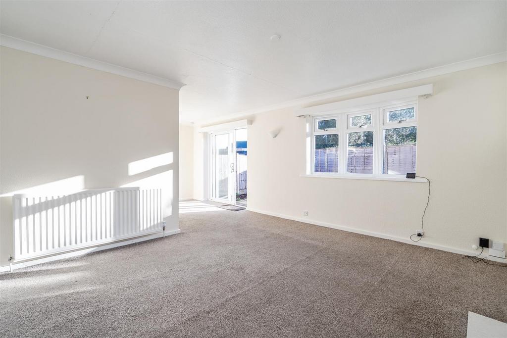 24 Broomfields Farm Road 11.jpg