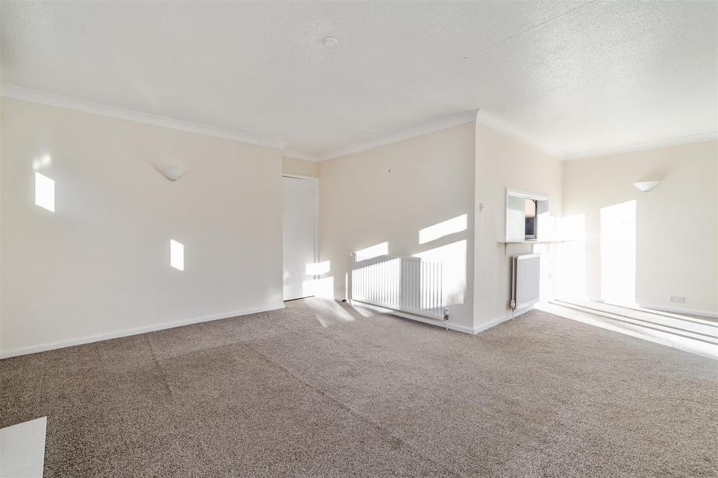 24 Broomfields Farm Road 12.jpg