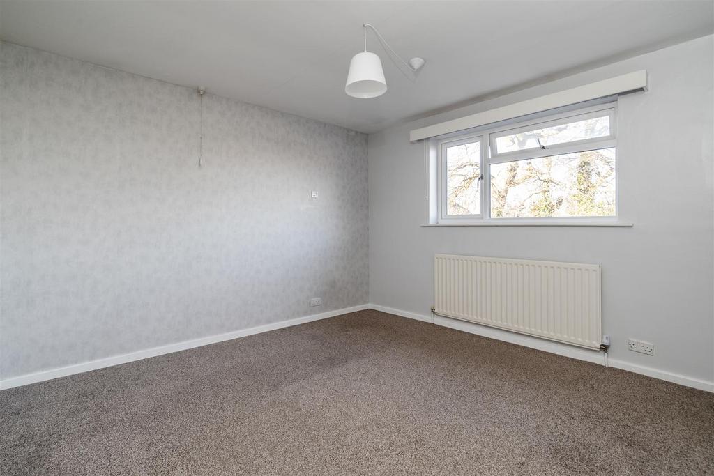 24 Broomfields Farm Road 5.jpg