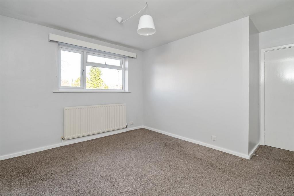 24 Broomfields Farm Road 6.jpg