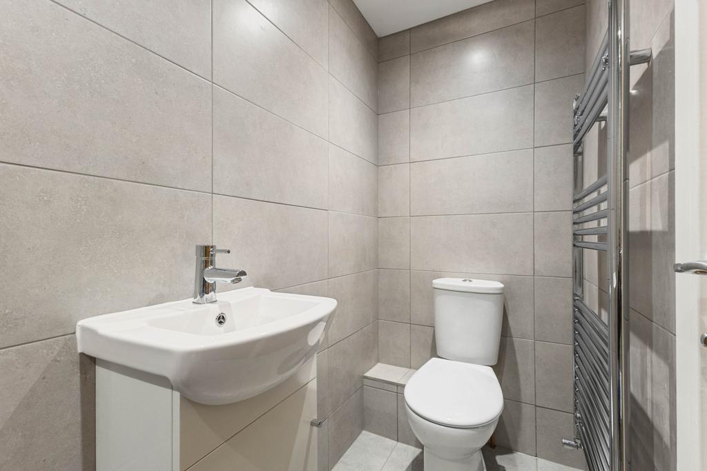 En-Suite 2