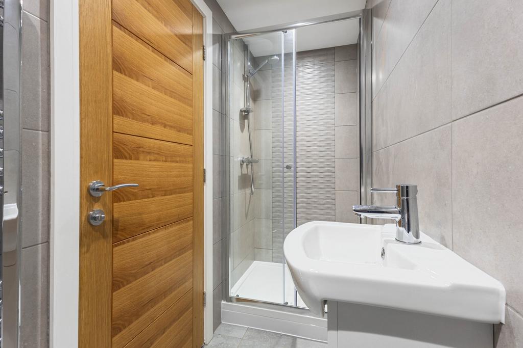 En-Suite 2