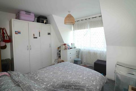 2 bedroom flat to rent, Middleton Court, Forest Hill
