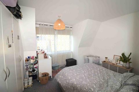 2 bedroom flat to rent, Middleton Court, Forest Hill