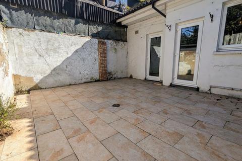 undefined, Albany Road, Brentford, TW8