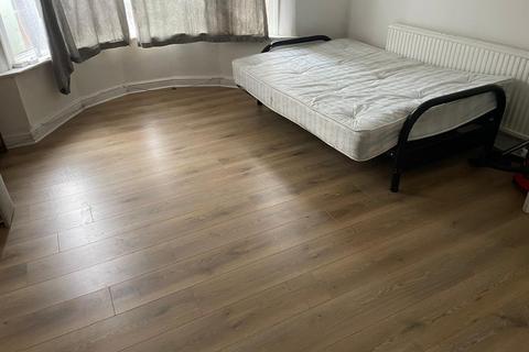 undefined, Fernbank Avenue, Wembley, HA0
