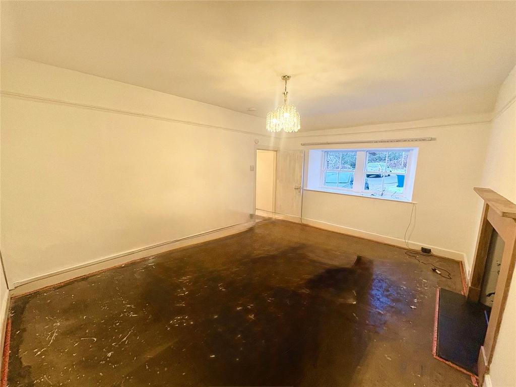 Lounge / 2nd Bedroom