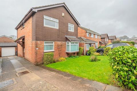 Larch Close, Pontypool NP4