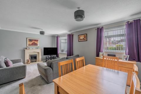 4 bedroom detached house for sale, Larch Close, Pontypool NP4