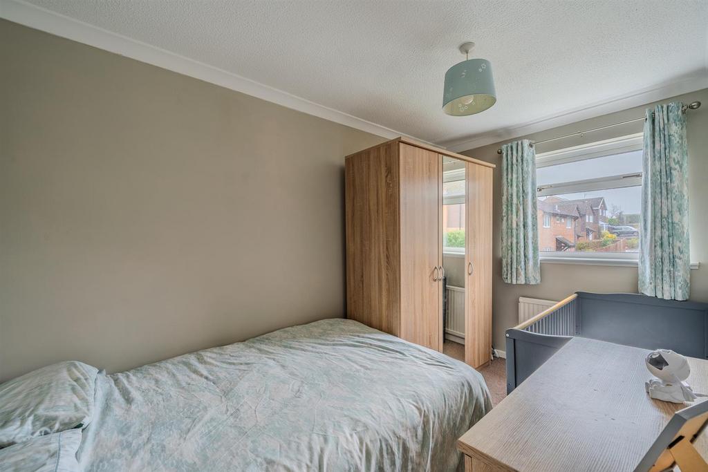 24 Larch Close-7.jpg