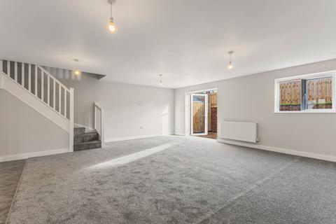 3 bedroom semi-detached house for sale, Wakefield Road, Normanton, WF6