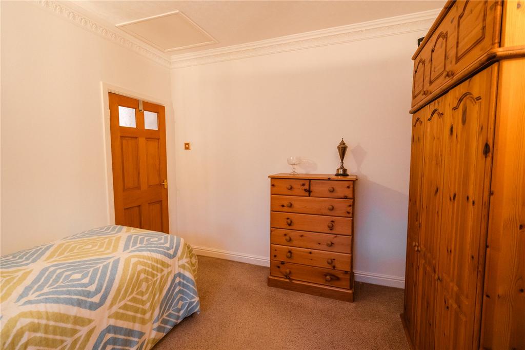 Bedroom 2 (2)