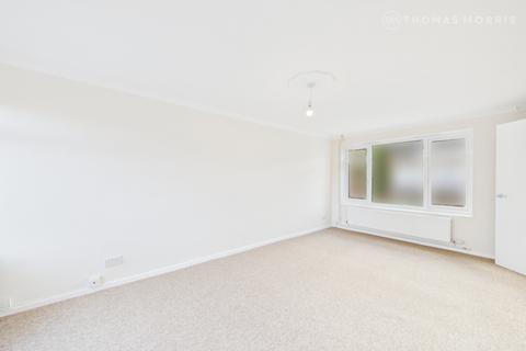 3 bedroom terraced house to rent, Saunders Close, Cambridgeshire PE29