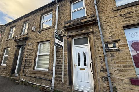 3 bedroom house to rent, Brian Street, Huddersfield HD3