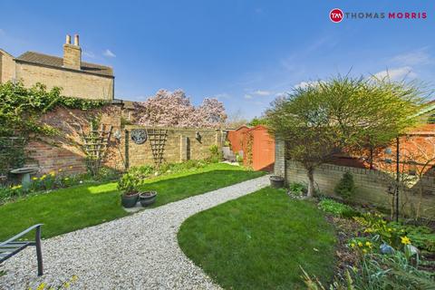 3 bedroom end of terrace house to rent, Berkley Street, St. Neots PE19